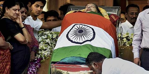 ஜெயலலிதா உயிர் பிரிந்த நேரம் எது..? நீடிக்கும் குழப்பம்!