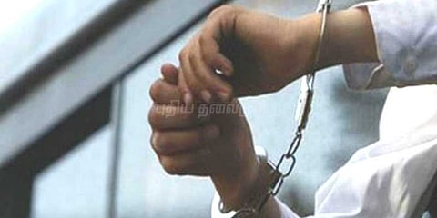 லஞ்சம் வாங்கிய துணை வட்டாட்சியரை விரட்டி பிடித்த அதிகாரிகள்