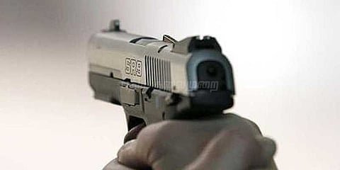 திருமணத்துக்கு முன் என்ன பேச்சு? வருங்கால கணவருடன் பேசிய மணமகள் சுட்டுக்கொலை!