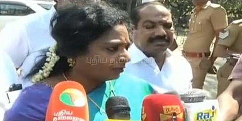 மக்களைப் பாதிக்கும் வகையில் போராடுவது சரியா?: தமிழிசை கேள்வி