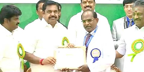 செவிலியர்களுக்குப் பணி நியமன ஆணை வழங்கிய தமிழக முதல்வர்