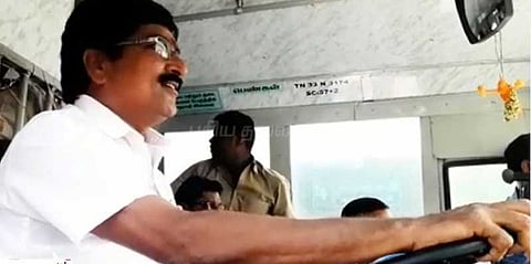 அரசுப் பேருந்தை இயக்கிய அந்தியூர் எம்.எல்.ஏ