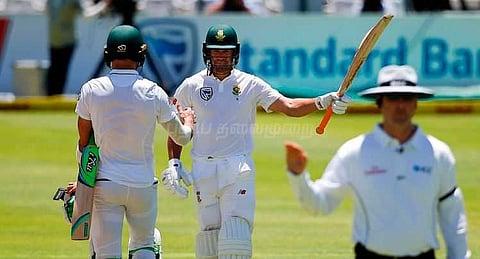 12 ரன்னில் 3 விக்கெட் இழந்த தென் ஆப்ரிக்கா: சரிவில் இருந்து மீட்டார் டிவில்லியர்ஸ்