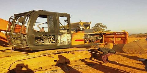 சட்டீஸ்கரில் 6 வாகனங்களுக்கு தீ வைத்த நக்சலைட்டுகள்