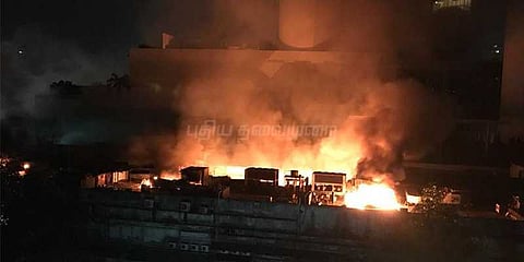 மும்பை சினிமா ஸ்டூடியோவில் தீ விபத்து!