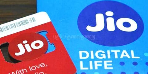 ஜியோவின் அடுத்த அதிரடி : ஒரு நாளுக்கு 1.5 ஜிபி டேட்டா