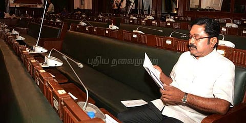 சட்டப்பேரவையில் ’தனி ஒருவன்’ டிடிவி!