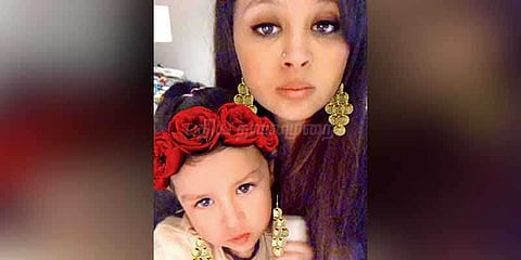 இணையத்தில் வைரலாகும் தோனி மகள் போட்டோ!