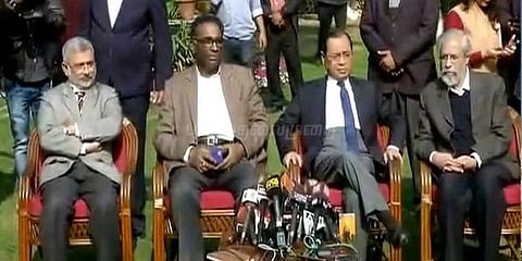 உச்சநீதிமன்றத்தில் ஜனநாயகமே இல்லை: நீதிபதிகள் பகீர் புகார்