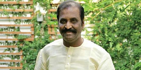 வைரமுத்து மீது கொளத்தூர் போலீசார் வழக்குப்பதிவு