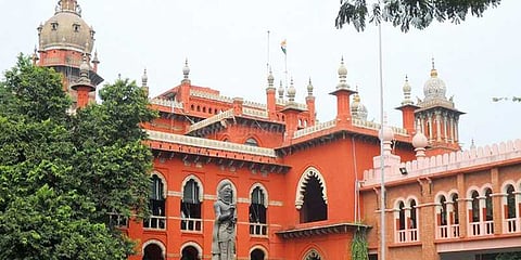 பெட்டிக்கடை வைக்க ஆதார் கட்டாயம்: உயர்நீதிமன்றம் உத்தரவு