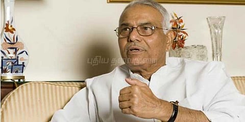 பிரதமருக்கு பயப்படாமல் பேச வேண்டும்: அமைச்சர்களுக்கு யஷ்வந்த் சின்ஹா அறிவுரை