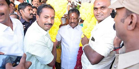 ஓபிஎஸ் பிறந்தநாள் கொண்டாட்ட புகைப்பட கேலரி