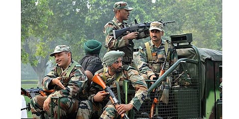 காஷ்மீரில் ராணுவம் தாக்குதல்: 5 தீவிரவாதிகள் பலி