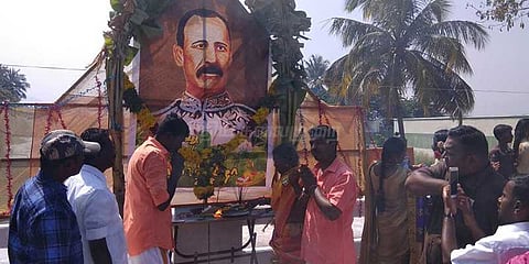 பென்னிகுக்காக பொங்கல் வைத்த கிராமம்: போட்டோ கேலரி