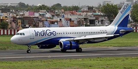 இந்தூர் செல்ல வேண்டியவரை நாக்பூர் பிளைட்டில் ஏற்றி அனுப்பிய இண்டிகோ