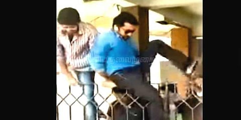 ரசிகர்களிடமிருந்து தப்பிக்க கேட் ஏறி குதித்த சூர்யா!