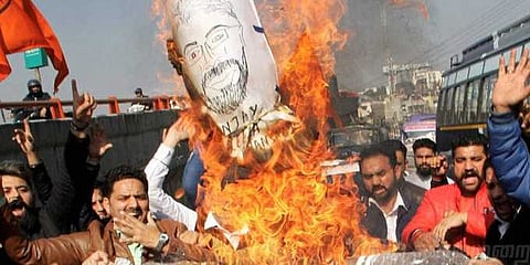 பத்மாவத் வெளியாகும் திரையரங்குகளை கொளுத்துவோம்: ராஜ்புத் அமைப்பு எச்சரிக்கை