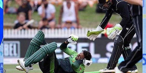 தலையில் காயம்: டி20 தொடரில் இருந்து விலகினார் சோயிப் மாலிக்!