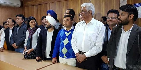 ஆம் ஆத்மி எம்எல்ஏக்கள் 20 பேர் தகுதிநீக்கம்