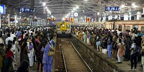 பெண் ஊழியர்களுக்கு நாப்கின் இயந்திரம் அமைத்த மேற்கு ரயில்வே!