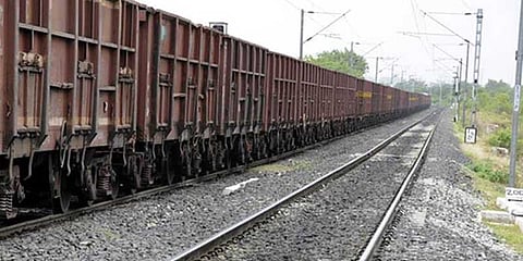 ரயில் முன் செல்ஃபி: கோவை மாணவர் உயிரிழப்பு