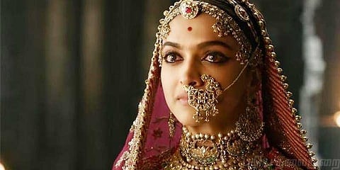 தீபிகா படுகோன் மூக்கிற்கு விலை வைத்த மகாசபை!