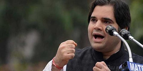 மண்டை ஓடுகளோடு விவசாயிகள் போராடும்போது எம்.எல்.ஏக்களுக்கு சம்பள உயர்வா?