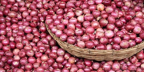 சரிந்தது சின்ன வெங்காயம் விலை