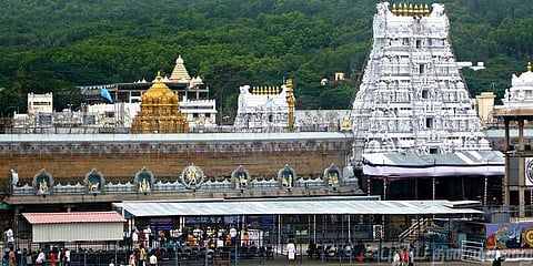 வேலையைவிட்டு தூக்கிடலாமா? - இந்து அல்லாத ஊழியர்களுக்கு திருப்பதி தேவஸ்தானம் நோட்டீஸ்