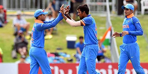 ஜூனியர் உலகக் கோப்பை: இந்திய பந்துவீச்சாளர்கள் அசத்தல்!