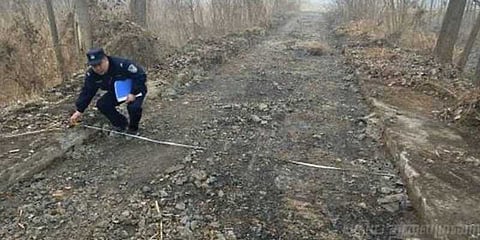 அரை கி.மீ. ’சாலை’யை திருடிய வில்லங்க திருடன்!