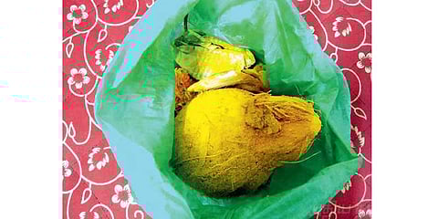 தேங்காய் உடைத்து, பூஜை செய்து பயபக்தியுடன் திருட்டு: கும்பல் கைது!