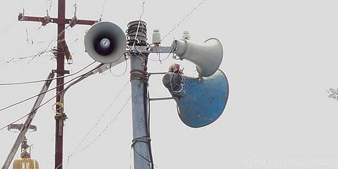 ஒலிபெருக்கிக்கு அனுமதி கேட்டு லக்னோவில் வரிசை!