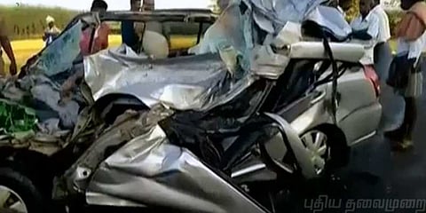 புதுக்கோட்டையில் லாரியும் காரும் நேருக்குநேர் மோதி விபத்து