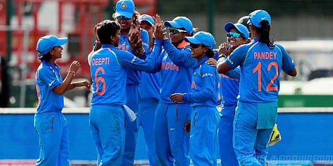 நாங்களும் அசத்துவோம்: தெ.ஆப்பிரிக்காவை வீழ்த்திய இந்திய மகளிர் அணி