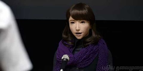 செய்தி தொகுப்பாளராக களமிறங்கிய ரோபோ