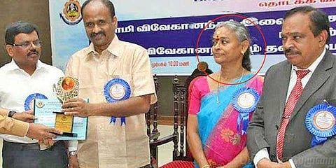 அதிகாரம் படைத்தவராக வலம் வந்த துணைவேந்தர் மனைவி