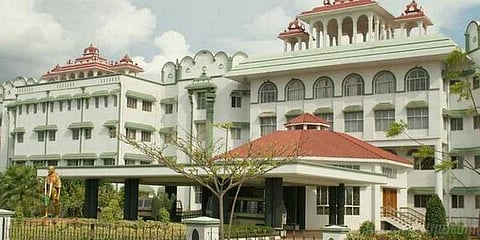 பேருந்து கட்டண உயர்வு: செயலருக்கு உயர்நீதிமன்றம் நோட்டீஸ்