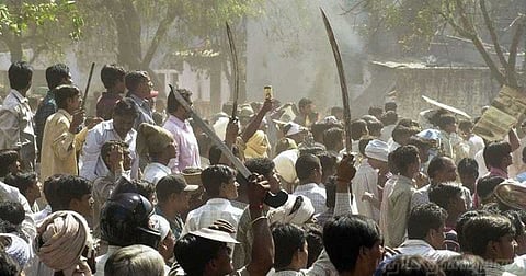 வகுப்புவாதத்தினால் கொலைக் களமாக மாறிய உத்தரபிரதேசம்