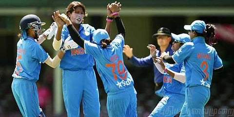 தென்னாப்பிரிக்காவை பந்தாடிய இந்திய மகளிர் அணி