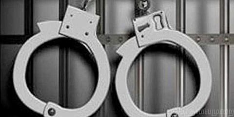 மிளகாய் பொடித் திருடனை புரட்டி எடுத்த மக்கள்!