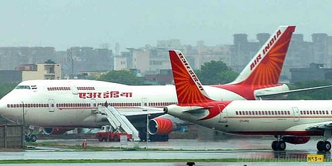 நடுவானில் நேருக்கு நேர் வந்த விமானங்கள்: மயிரிழையில் மோதல் தவிர்ப்பு!