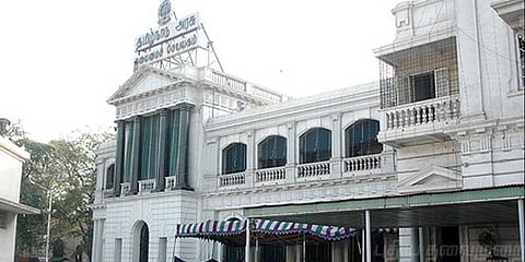 தமிழக சட்டப்பேரவையில் படம் வைக்கப்பட்டுள்ள தலைவர்கள் விவரம்..!