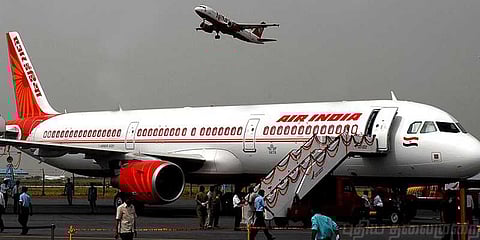 நடுவானில் விமான மோதல் தவிர்ப்பு: பெண் விமானி ’கோலி’க்கு குவியும் பாராட்டு!