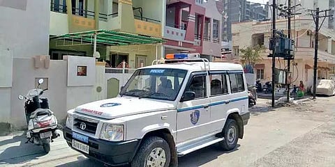 காமக் கொடூரனை காட்டிக் கொடுத்த கை செயின்: குஜராத் விறுவிறு