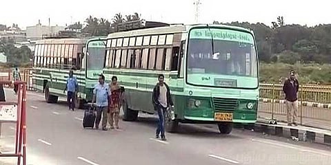 காவிரி வழக்கில் இன்று தீர்ப்பு: தமிழக பேருந்துகள் எல்லையில் நிறுத்தம்