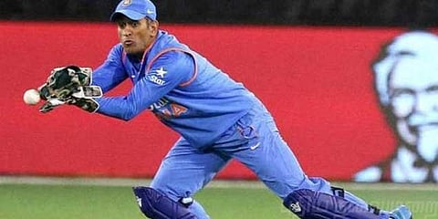 ‘600 கேட்சுகள்’பிடித்து தோனி அசத்தல்