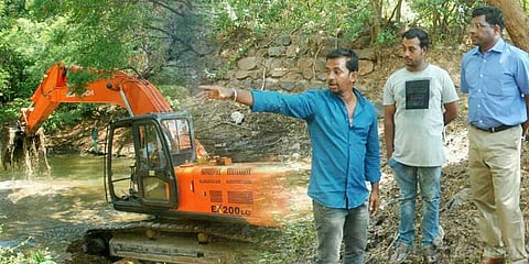 குளங்களை காணவில்லை: ஆட்சியர் பகீர் தகவல்