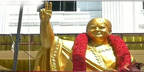 ஜெயலலிதாவின் வெண்கலச் சிலை திறக்கப்பட்டது !
